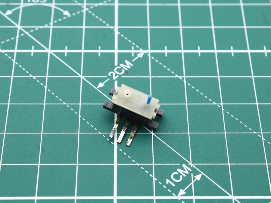 Pos.029-002 – XX648970 Push Switch für die Blende des Kassettendecks